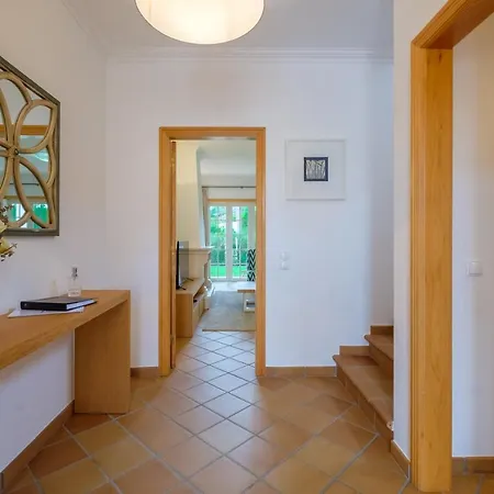 Townhouse Leonor De Aragao 別荘 *