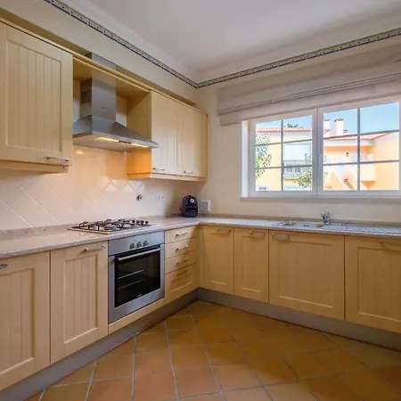 Townhouse Leonor De Aragao *