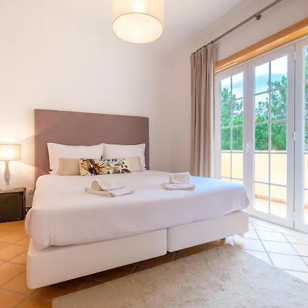 Townhouse Leonor De Aragao *